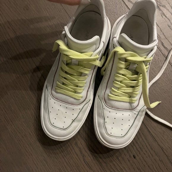 Sneakers - Picture 2 of 4